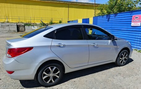 Hyundai Solaris II рестайлинг, 2013 год, 1 130 000 рублей, 2 фотография