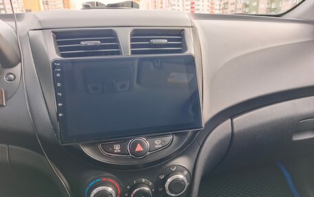 Hyundai Solaris II рестайлинг, 2013 год, 1 130 000 рублей, 11 фотография