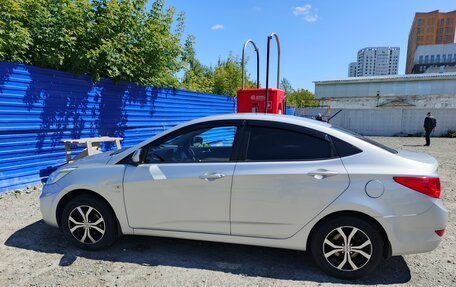 Hyundai Solaris II рестайлинг, 2013 год, 1 130 000 рублей, 18 фотография