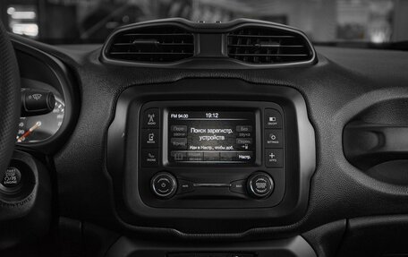 Jeep Renegade I рестайлинг, 2018 год, 1 775 000 рублей, 16 фотография