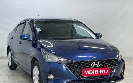 Hyundai Solaris II рестайлинг, 2021 год, 1 780 000 рублей, 2 фотография