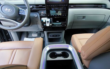Hyundai Staria, 2025 год, 6 390 000 рублей, 16 фотография