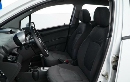 Chevrolet Spark III, 2013 год, 610 000 рублей, 10 фотография