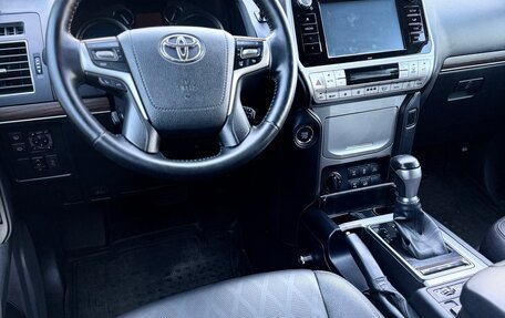 Toyota Land Cruiser Prado 150 рестайлинг 2, 2017 год, 4 100 000 рублей, 8 фотография