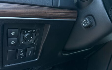 Toyota Land Cruiser Prado 150 рестайлинг 2, 2017 год, 4 100 000 рублей, 14 фотография
