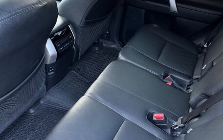 Toyota Land Cruiser Prado 150 рестайлинг 2, 2017 год, 4 100 000 рублей, 12 фотография