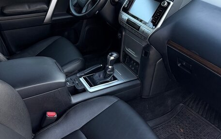 Toyota Land Cruiser Prado 150 рестайлинг 2, 2017 год, 4 100 000 рублей, 9 фотография