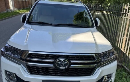 Toyota Land Cruiser 200, 2021 год, 7 400 000 рублей, 3 фотография