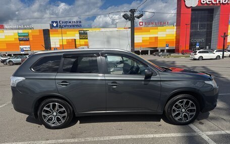 Mitsubishi Outlander III рестайлинг 3, 2014 год, 1 650 000 рублей, 3 фотография