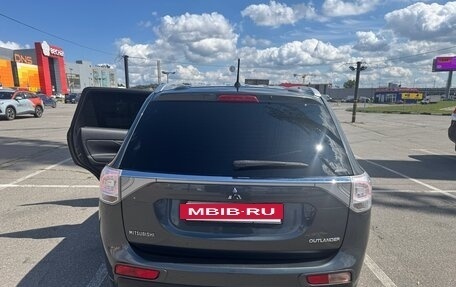 Mitsubishi Outlander III рестайлинг 3, 2014 год, 1 650 000 рублей, 4 фотография