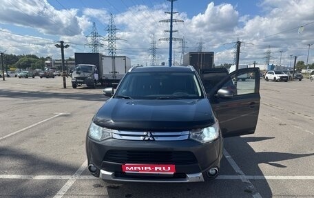 Mitsubishi Outlander III рестайлинг 3, 2014 год, 1 650 000 рублей, 1 фотография