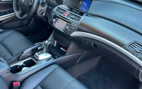 Honda Crosstour I рестайлинг, 2013 год, 2 050 000 рублей, 15 фотография