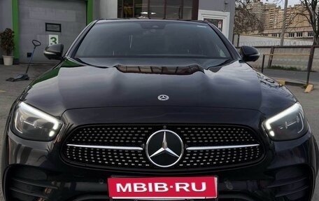 Mercedes-Benz E-Класс, 2022 год, 4 600 000 рублей, 2 фотография