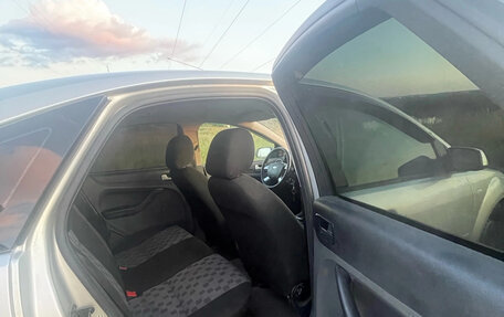 Ford Focus II рестайлинг, 2006 год, 250 000 рублей, 19 фотография