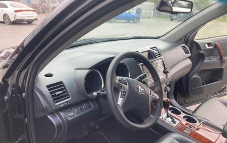 Toyota Highlander III, 2013 год, 2 100 000 рублей, 2 фотография