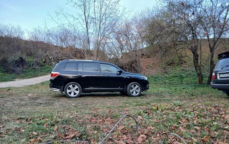 Toyota Highlander III, 2013 год, 2 100 000 рублей, 6 фотография