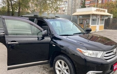 Toyota Highlander III, 2013 год, 2 100 000 рублей, 1 фотография