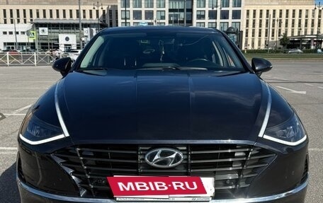 Hyundai Sonata VIII, 2021 год, 2 100 000 рублей, 1 фотография