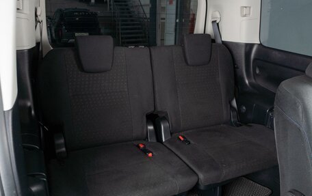 Toyota Voxy III, 2015 год, 1 749 000 рублей, 12 фотография