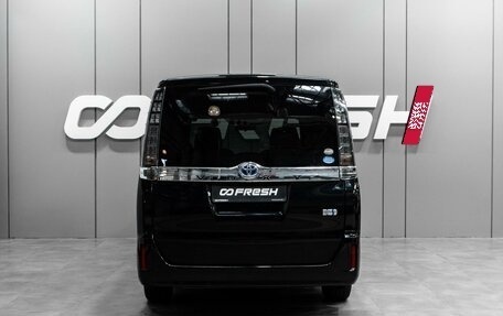 Toyota Voxy III, 2015 год, 1 749 000 рублей, 4 фотография