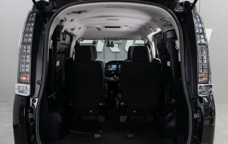 Toyota Voxy III, 2015 год, 1 749 000 рублей, 22 фотография
