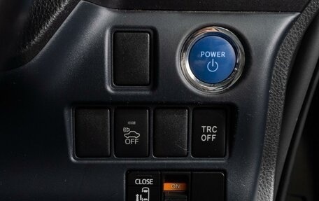 Toyota Voxy III, 2015 год, 1 749 000 рублей, 21 фотография