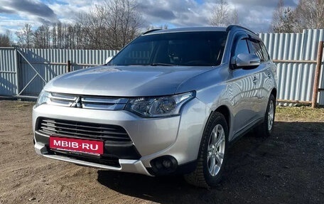 Mitsubishi Outlander III рестайлинг 3, 2012 год, 1 150 000 рублей, 6 фотография