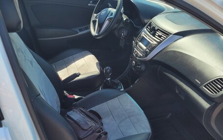 Hyundai Solaris II рестайлинг, 2014 год, 900 000 рублей, 11 фотография