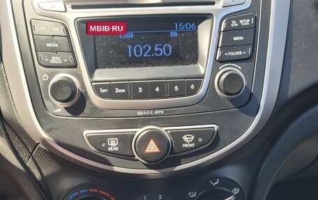 Hyundai Solaris II рестайлинг, 2014 год, 900 000 рублей, 16 фотография