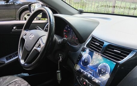 Hyundai Solaris II рестайлинг, 2015 год, 890 000 рублей, 8 фотография
