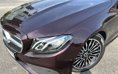 Mercedes-Benz E-Класс, 2019 год, 3 900 000 рублей, 3 фотография