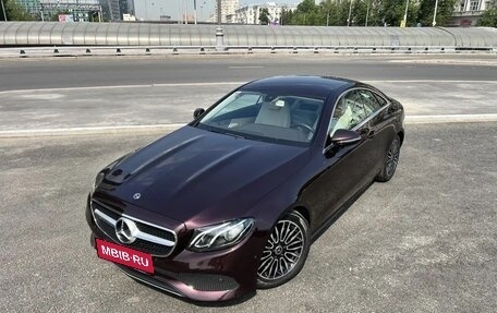 Mercedes-Benz E-Класс, 2019 год, 3 900 000 рублей, 2 фотография