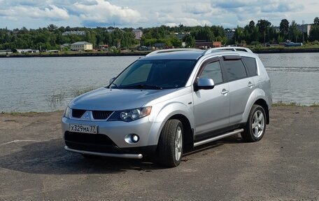 Mitsubishi Outlander III рестайлинг 3, 2008 год, 818 000 рублей, 2 фотография