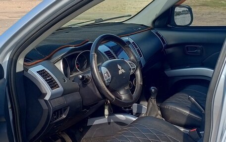 Mitsubishi Outlander III рестайлинг 3, 2008 год, 818 000 рублей, 11 фотография