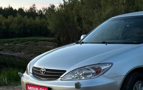 Toyota Camry V40, 2004 год, 890 000 рублей, 1 фотография