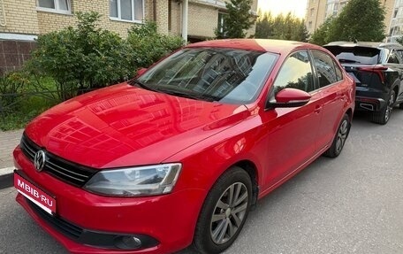 Volkswagen Jetta VI, 2012 год, 1 050 000 рублей, 2 фотография