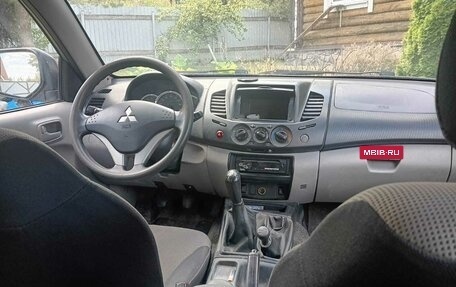 Mitsubishi L200 IV рестайлинг, 2012 год, 800 000 рублей, 6 фотография