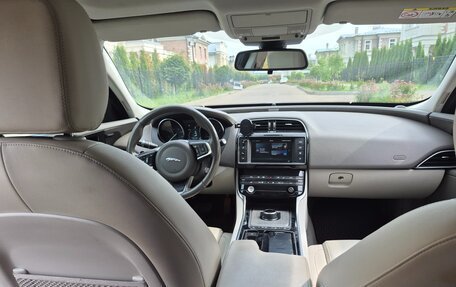 Jaguar XE I рестайлинг, 2017 год, 2 150 000 рублей, 8 фотография