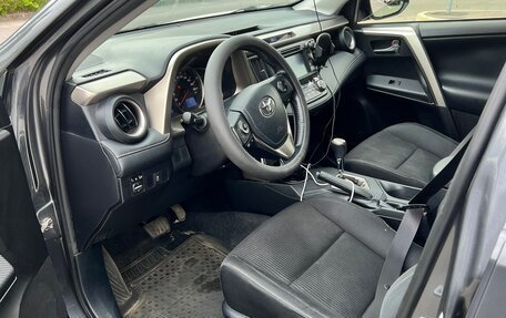 Toyota RAV4, 2015 год, 1 790 000 рублей, 4 фотография