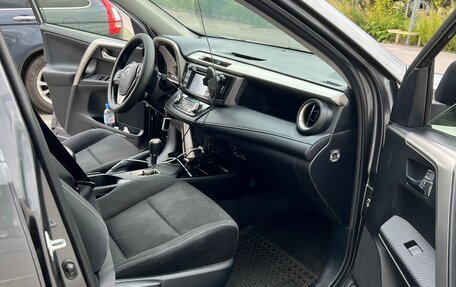 Toyota RAV4, 2015 год, 1 790 000 рублей, 6 фотография