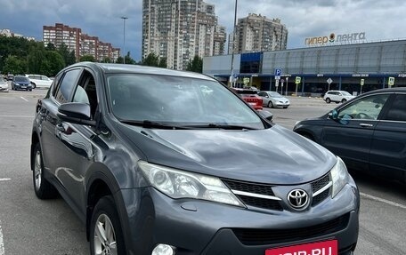 Toyota RAV4, 2015 год, 1 790 000 рублей, 2 фотография