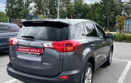 Toyota RAV4, 2015 год, 1 790 000 рублей, 3 фотография