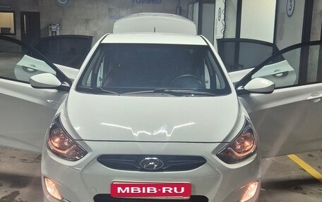 Hyundai Solaris II рестайлинг, 2014 год, 1 100 000 рублей, 1 фотография