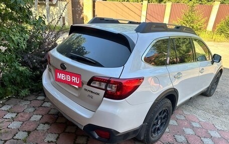 Subaru Outback IV рестайлинг, 2017 год, 2 600 000 рублей, 4 фотография