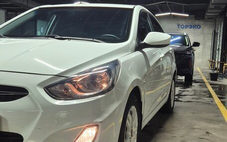 Hyundai Solaris II рестайлинг, 2014 год, 1 100 000 рублей, 3 фотография