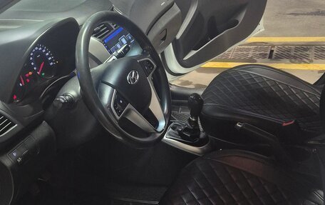Hyundai Solaris II рестайлинг, 2014 год, 1 100 000 рублей, 8 фотография