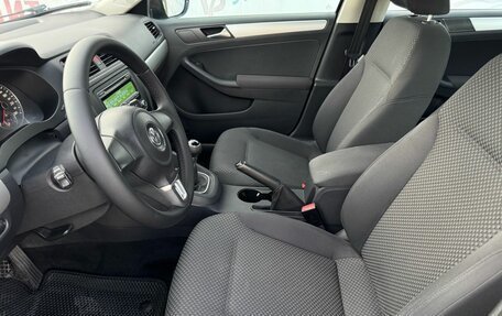 Volkswagen Jetta VI, 2011 год, 830 000 рублей, 11 фотография