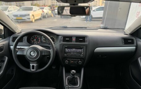 Volkswagen Jetta VI, 2011 год, 830 000 рублей, 26 фотография