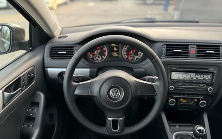 Volkswagen Jetta VI, 2011 год, 830 000 рублей, 25 фотография