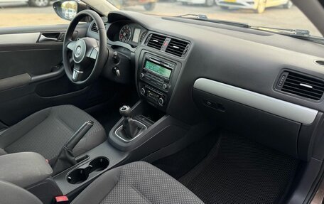 Volkswagen Jetta VI, 2011 год, 830 000 рублей, 20 фотография